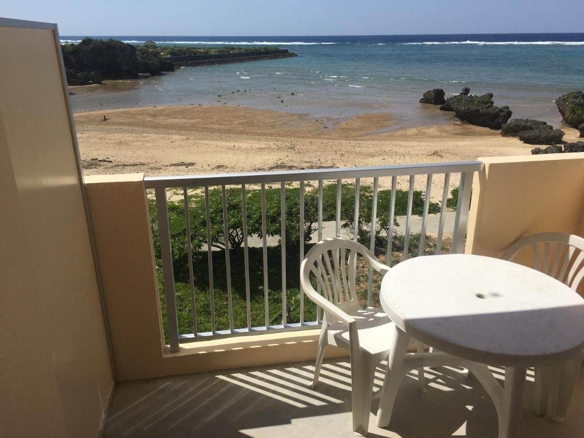 Ken'S Beachfront Cafe & Lodge, Bl2, Oceanfront And Free Canoe Rental Onna Buitenkant foto